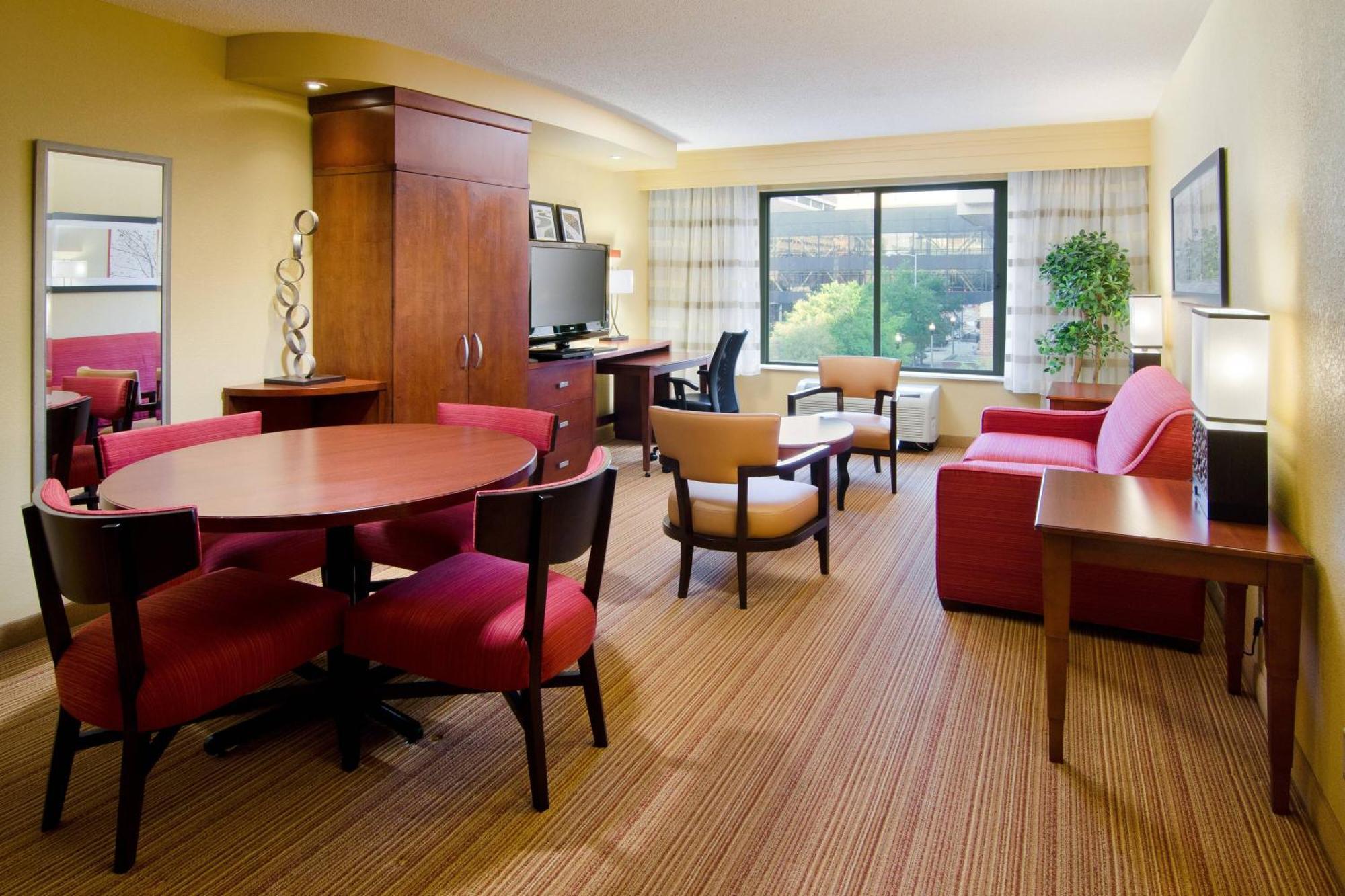 Courtyard By Marriott Birmingham Downtown At Uab Otel Dış mekan fotoğraf